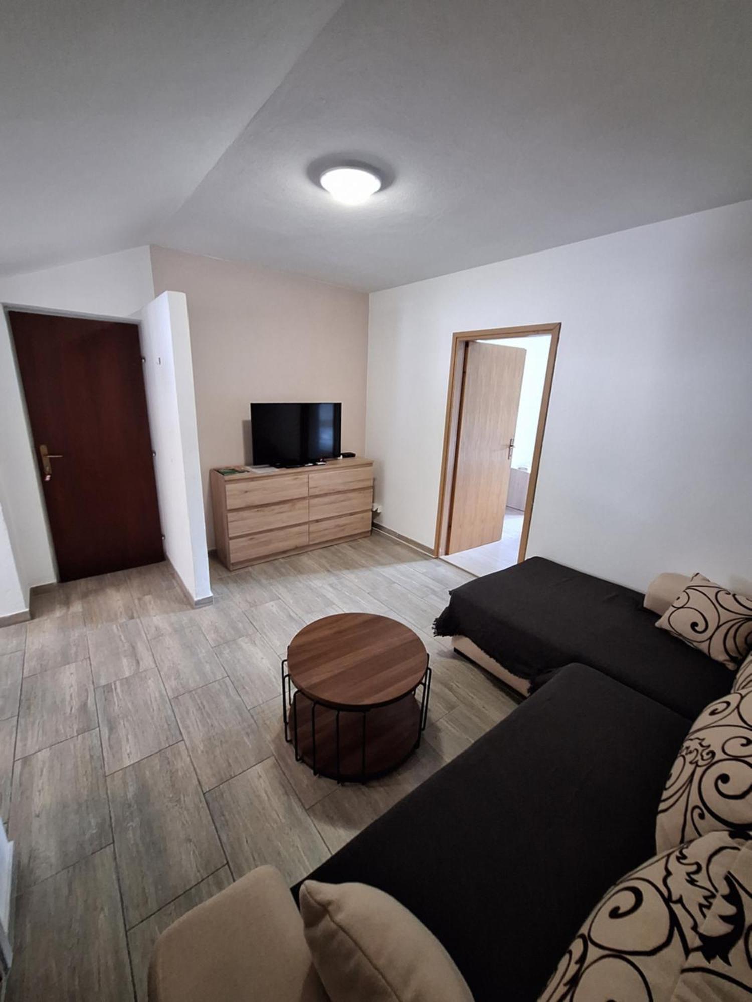 Apartmani Lisicina 오미스 외부 사진