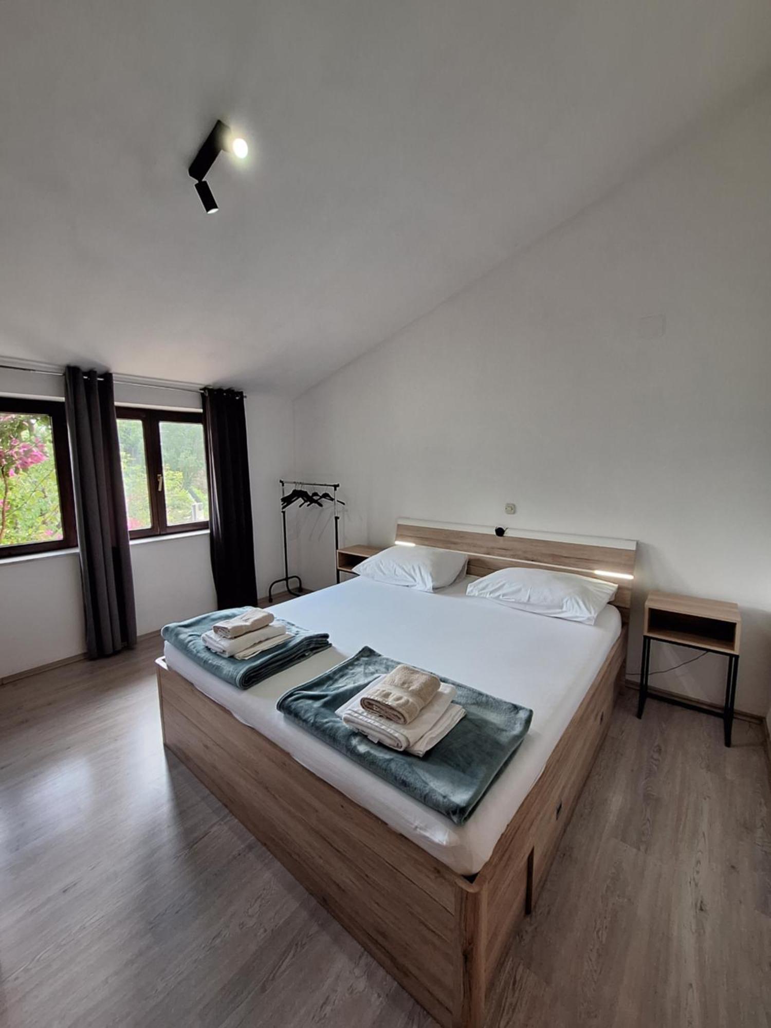 Apartmani Lisicina 오미스 외부 사진