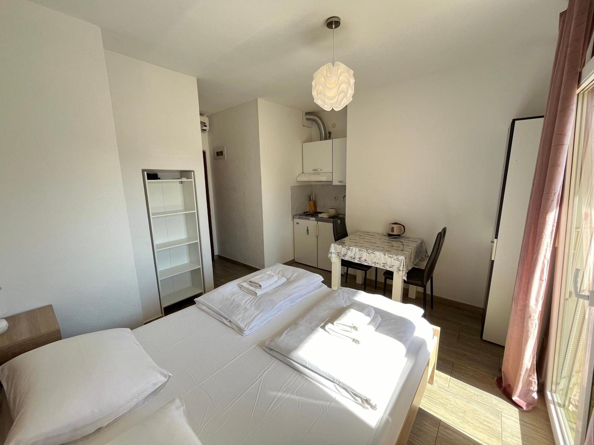 Apartmani Lisicina 오미스 외부 사진