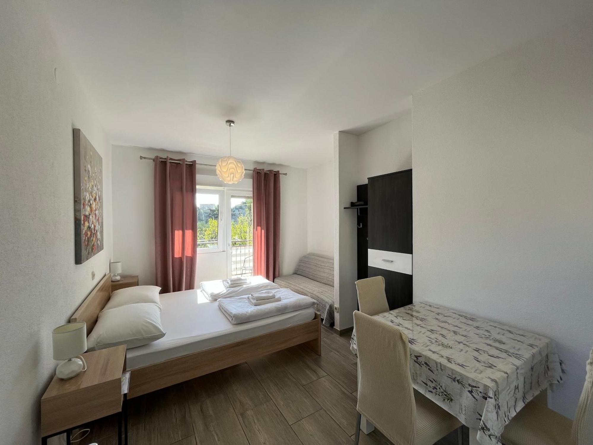 Apartmani Lisicina 오미스 외부 사진